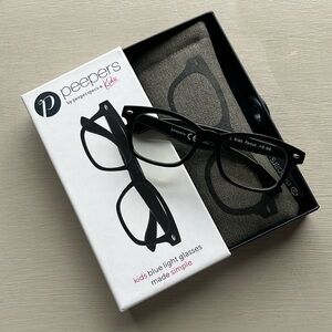 Peepers by peeperspecs kids. 0 correction blue light glasses EUC